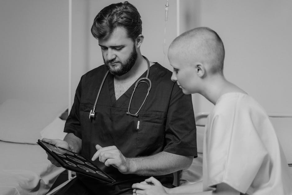 Patient and psychologist reviewing progress together - Bulk billing psychologist Richmond Patient and psychologist reviewing progress together - Bulk billing psychologist Richmond